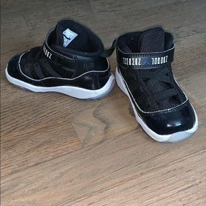 Toddler air Jordan’s size 6